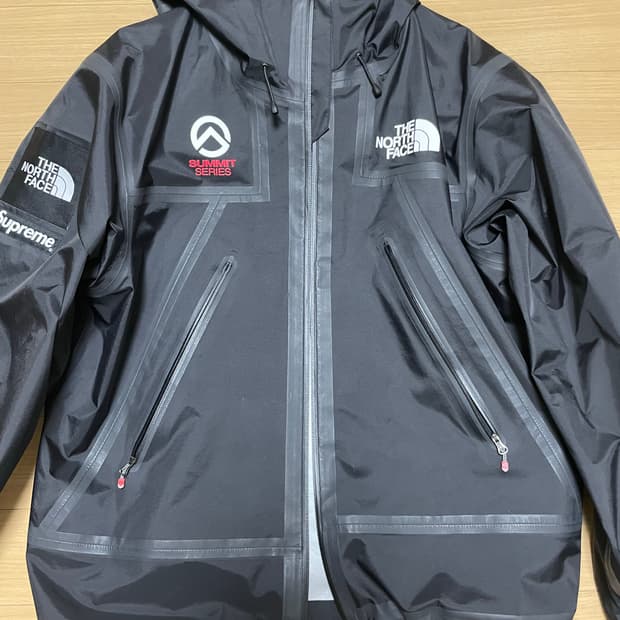 슈프림 노스페이스 서밋시리즈