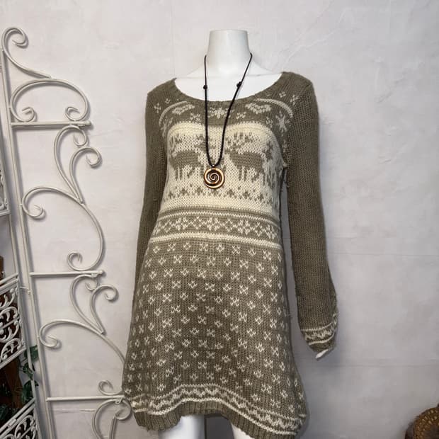 Ash brown winter mood pattern knit ops