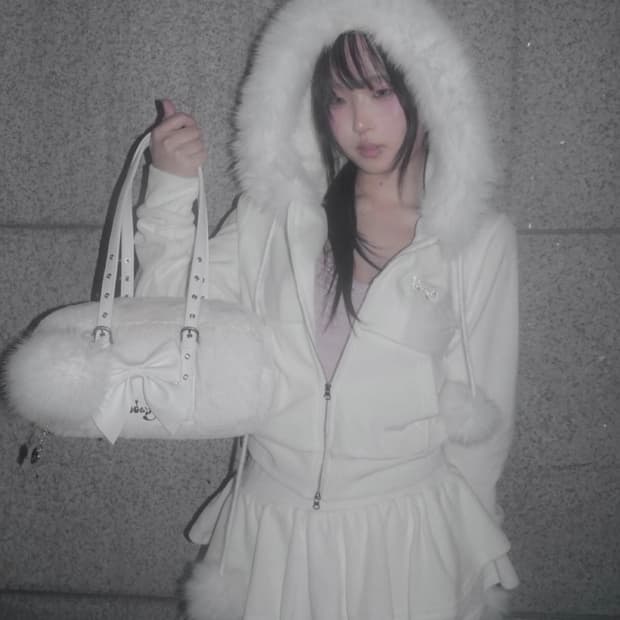 아이당클럽 벨벳 셋업 세트 화이트 폼폼 트레이닝 퍼 우사기 후드