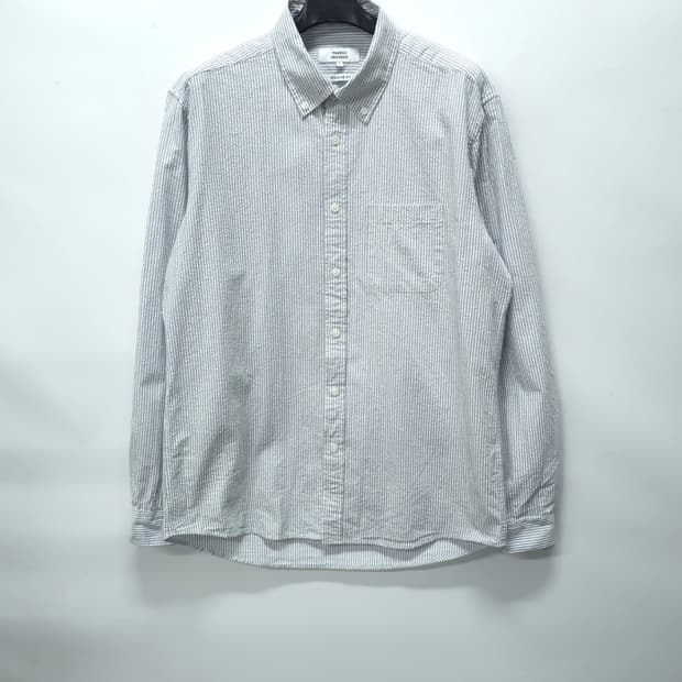 무신사 스탠다드 레귤러핏 시어서커 스트라이프 셔츠 (L)