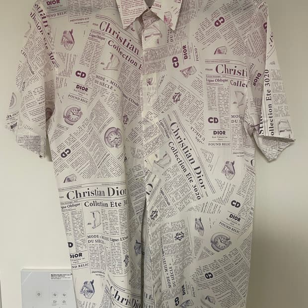 디올 뉴스페이퍼 프린트 그라데이션 반팔 셔츠