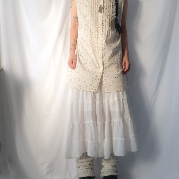 Dot pattern sleeveless