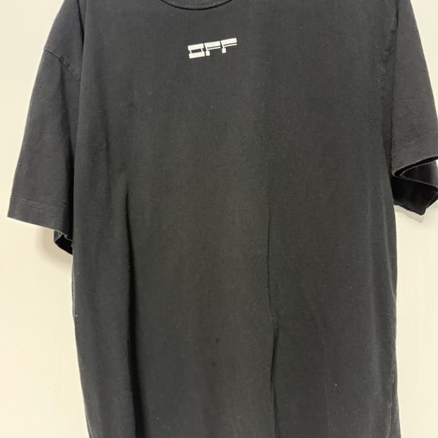 오프화이트 반팔