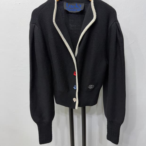 정품) 럭키슈에뜨 22ss 블랙 가디건 F