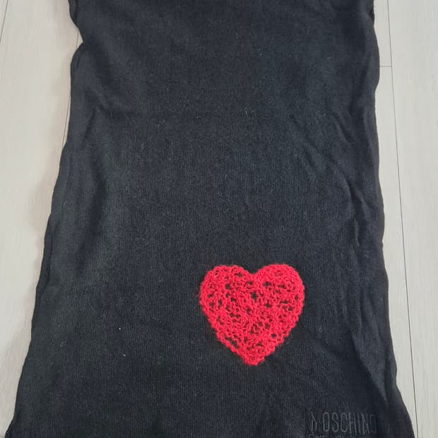 모스키노 목도리