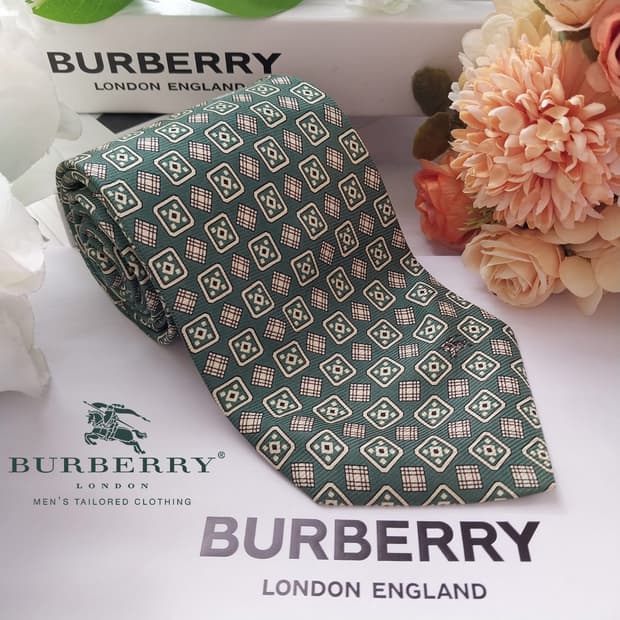버버리 실크 그린 기하 패턴 넥타이 9.7cm A+등급 K1862
