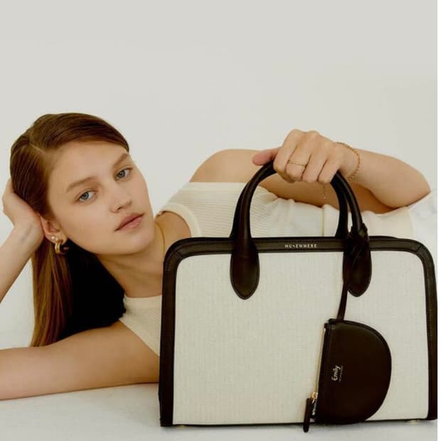 😍무배)👜새상품)뮤즈웨어 에밀리 캔버스백