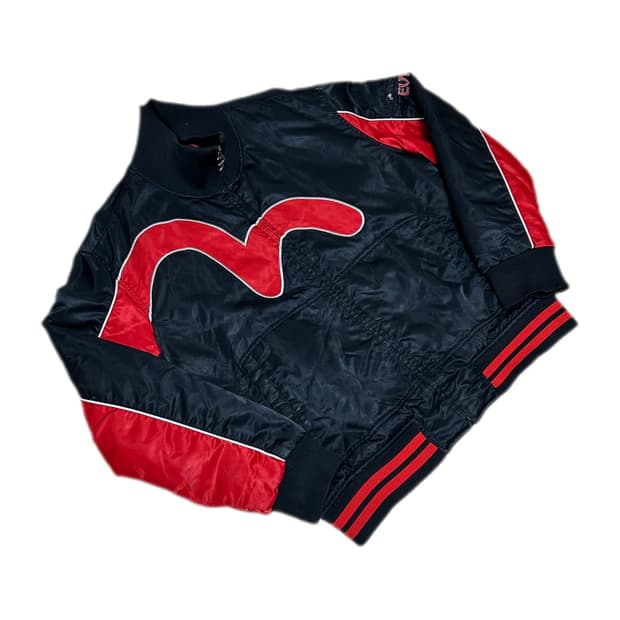 에비수 빅로고 레드 바시티 자켓