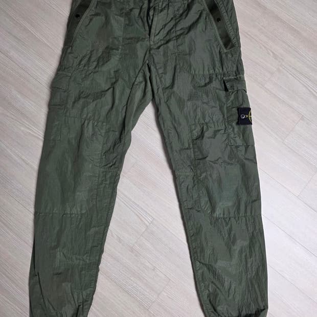 스톤아일랜드 나일론바지 새상품급