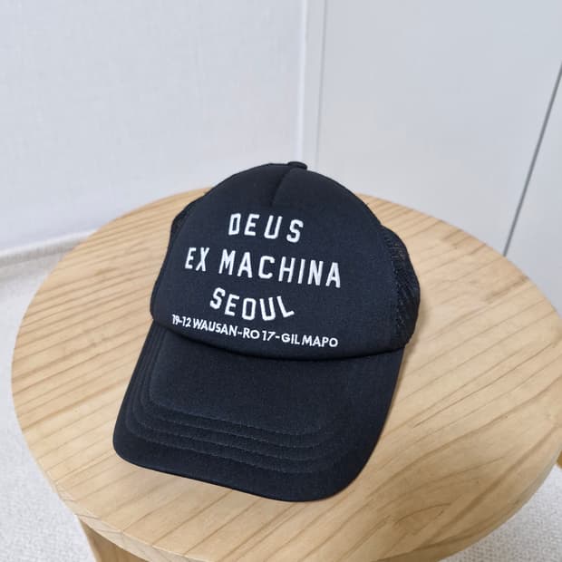 데우스 엑스 마키나 서울 블랙 볼캡 메쉬캡