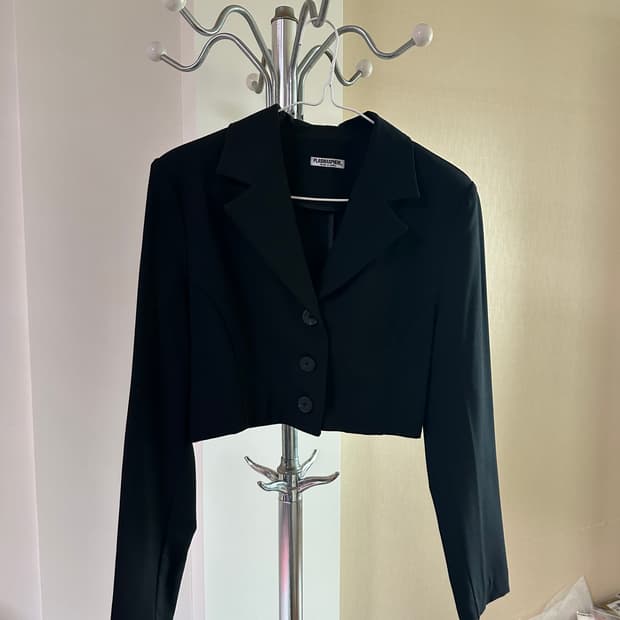 Plasma sphere 크롭 자켓