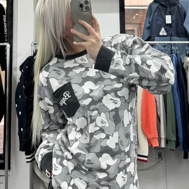 베이프 카모 포켓 롱슬리브