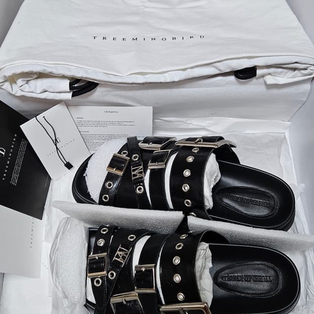 250)트리밍버드 샌들 Bold Buckle Flatform Slides