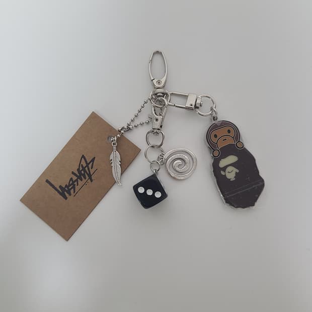 스투시 베이프 마일로 키링 (새상품)