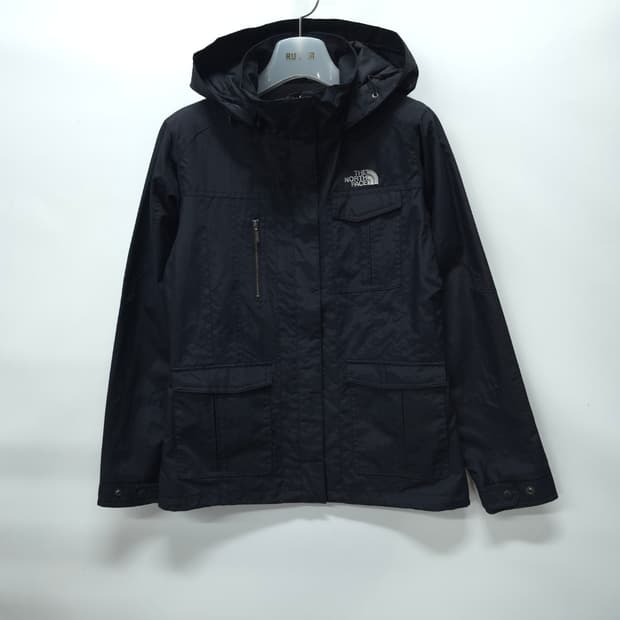 노스페이스 여성 블랙 후드 필드 바람막이 자켓 (85사이즈)