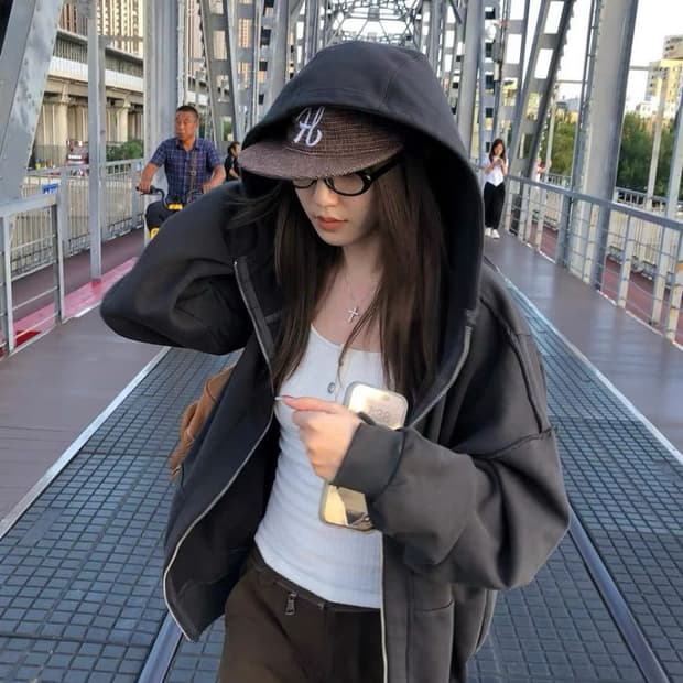 더누베 후드집업