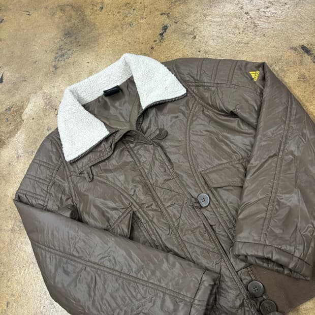 아디다스 초코 브라운 양털 카라 자켓