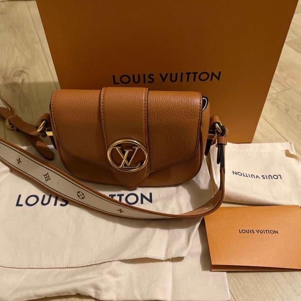 루이비통 퐁네프 소프트 크로스백 pm