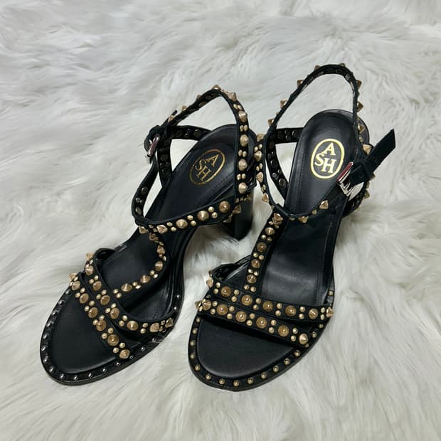 ash stud sandal hill 아쉬 스터드 디테일 샌들 힐
