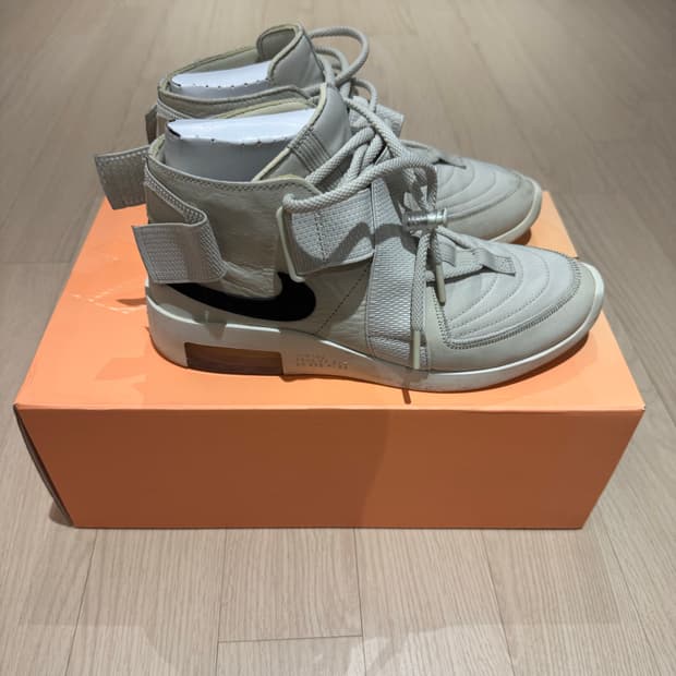 나이키 피어오브갓 라이트본 270