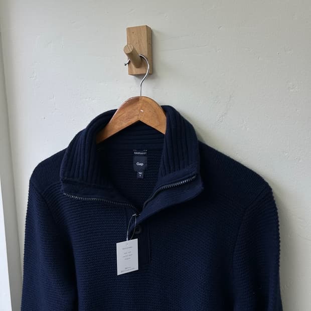 16036 - GAP 갭 네이비 반집업 니트