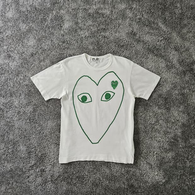 [무료배송] COMME des GARCONS PLAY 하트 반팔 티셔츠