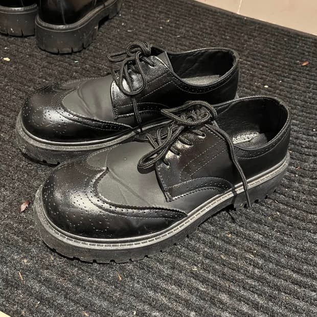 블랙 윙팁 더비 슈즈 280