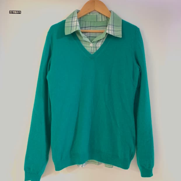 유니클로 캐시미어 브이넥 니트