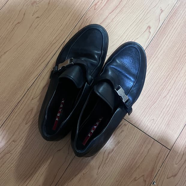 [275] prada sports buckle loafers