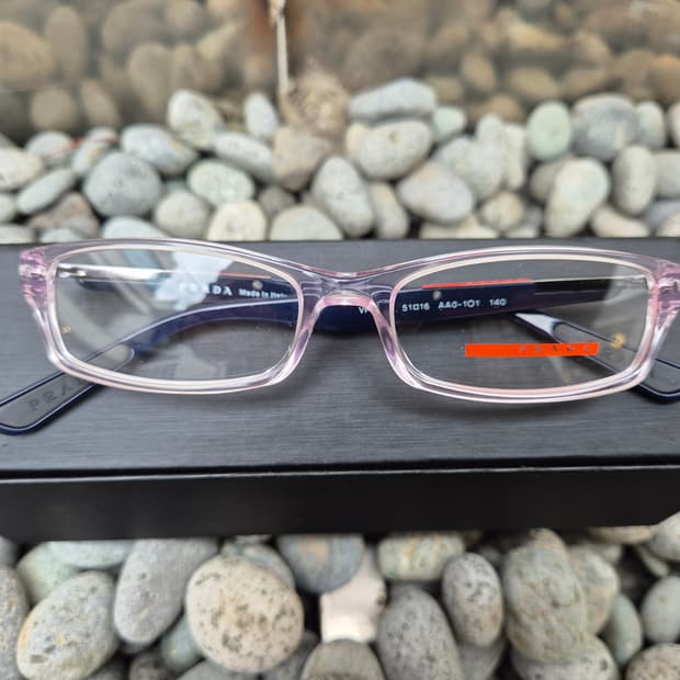 00s PRADA glasses