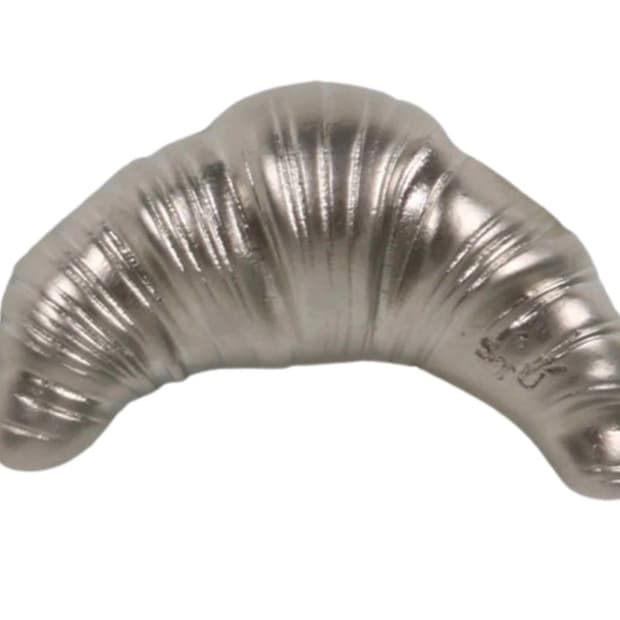 STU 바게트 브로치