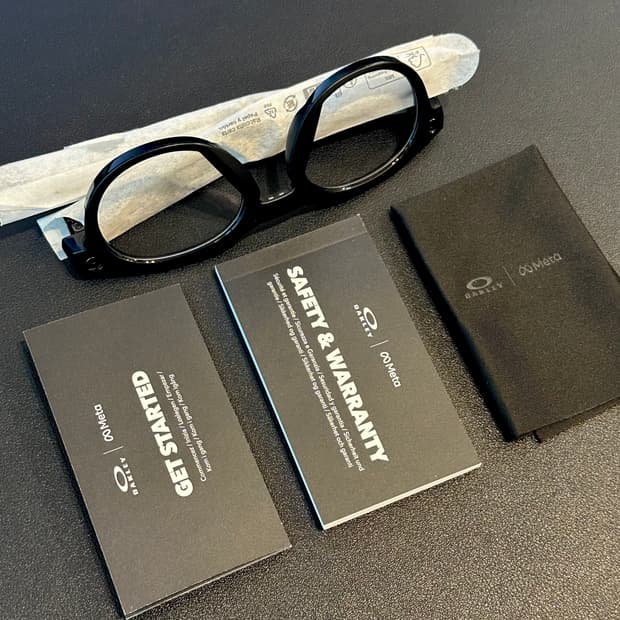 OAKLEY X META HSTN AI 안경 블랙 X 변색렌즈 : 풀박스