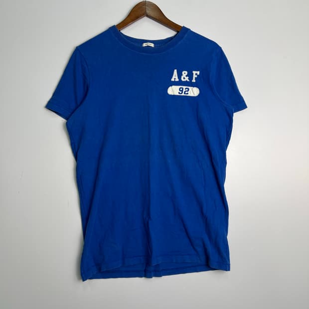 Abercrombie 블루 반팔티