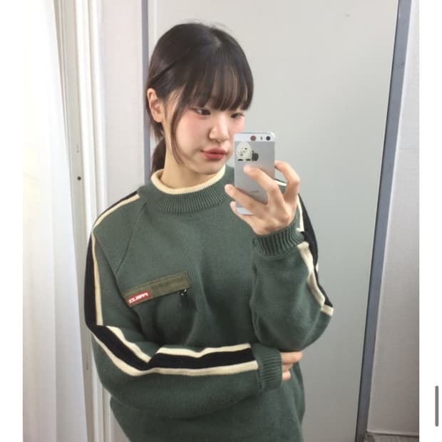 옷속무 코다 라인니트 카키색 배색 빈티지니트