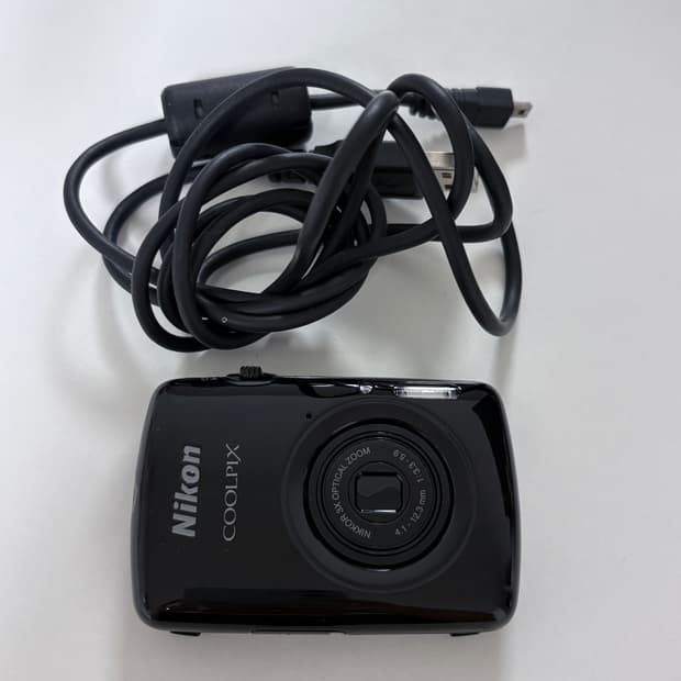 니콘 쿨픽스 s01