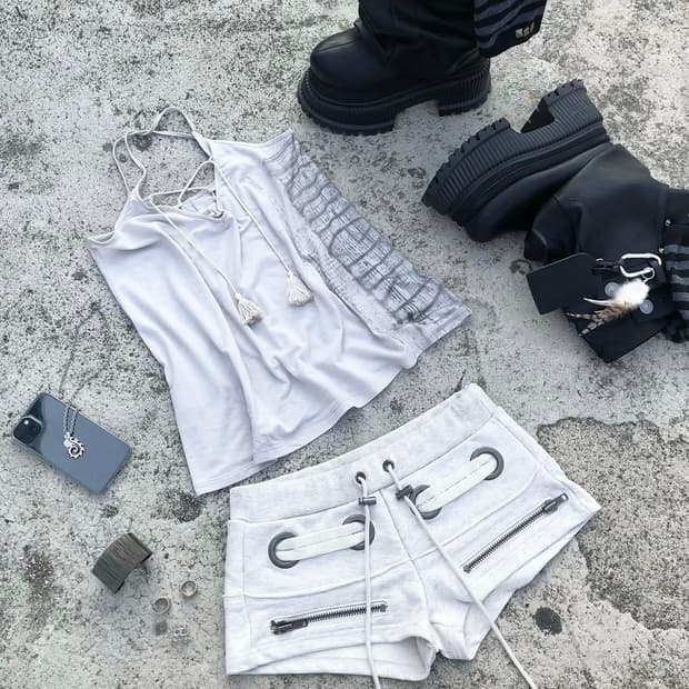 bonienkiye 보니앤키예 Eyelet Short Pants