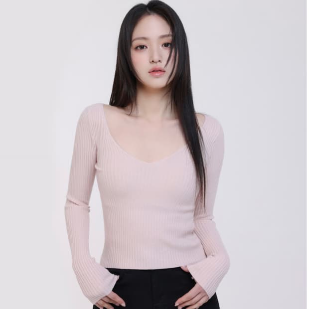 델라인 딥브이넥 연핑크 니트 새상품