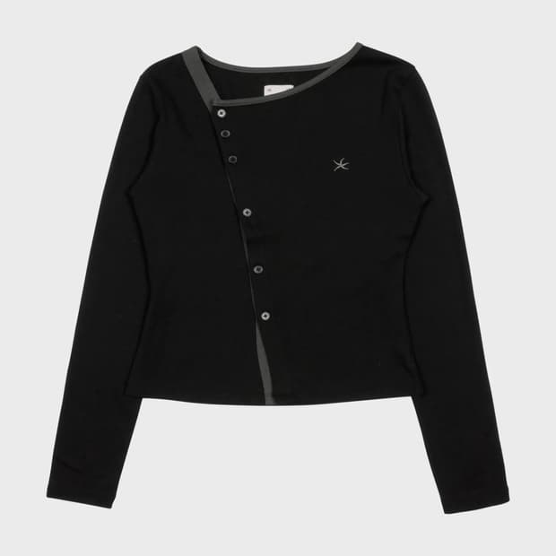 더콜디스트모먼트 트위스트 버튼 롱슬리브