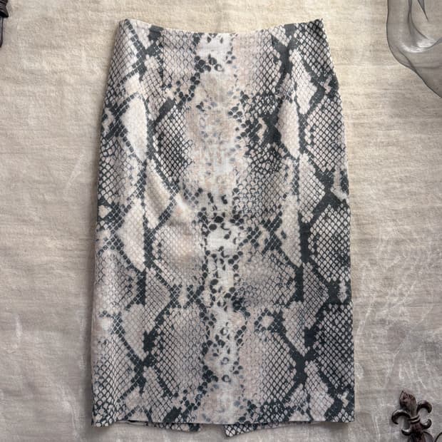 Back Slit Pattern Skirt 0139