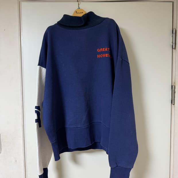 아더에러 터틀넥