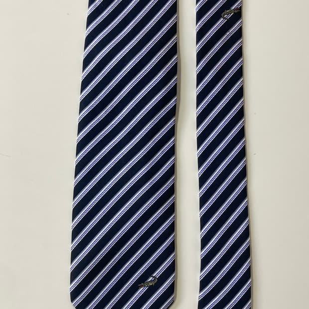 크로커다일 넥타이