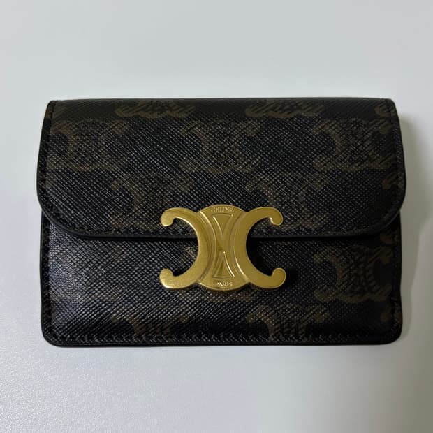 셀린느 트리옹프 플랩 캔퍼스 카드 지갑