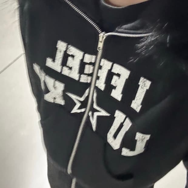 IFEELLUCKY 퍼후드집업 팔아요! 사이즈 M