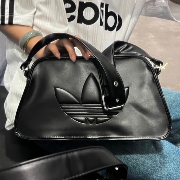 adidas trifoil leather shoulder bag