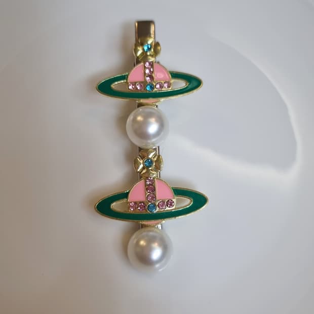 비비안웨스트우드 업사이클링 헤어클립 그린