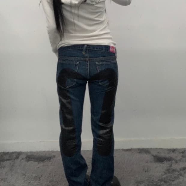 에비수 Donna 빅로고 로우라이즈 데님팬츠