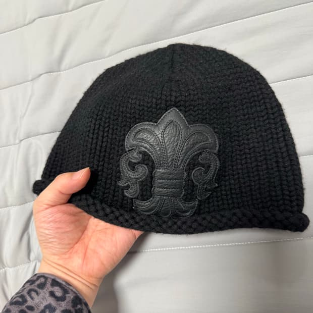 [os] 크롬하츠 플뢰르 레더패치 캐시미어 비니