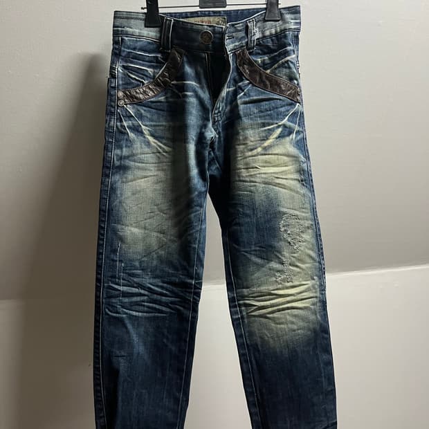 빈티지 워싱 데님 팬츠 / 리얼 페이드 & 레더 디테일 