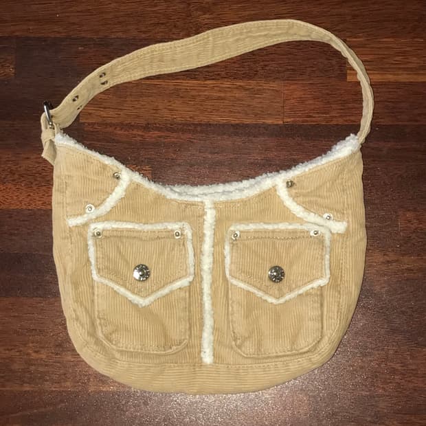 휘귀) 핀터 포켓 숄더백 코듀로이 무스탕 가방 크로스백 겨울 퍼