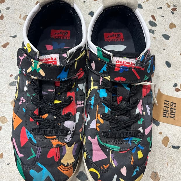 오니츠카타이거 키즈 블랙 패턴 운동화